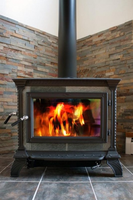 Chauffage au bois &agrave; Saint-L&ocirc; : quels avantages pour votre maison ?